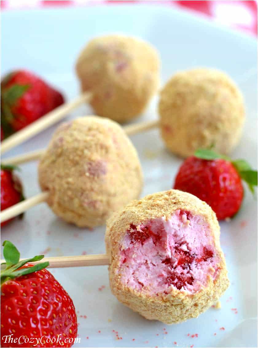 No-Bake-Strawberry-Cheesecake-Pops