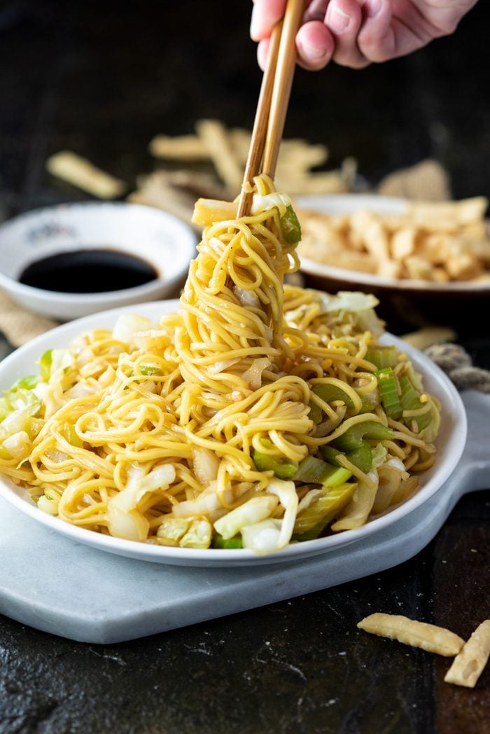 copycat-panda-express-chow-mein-the-cozy-cook