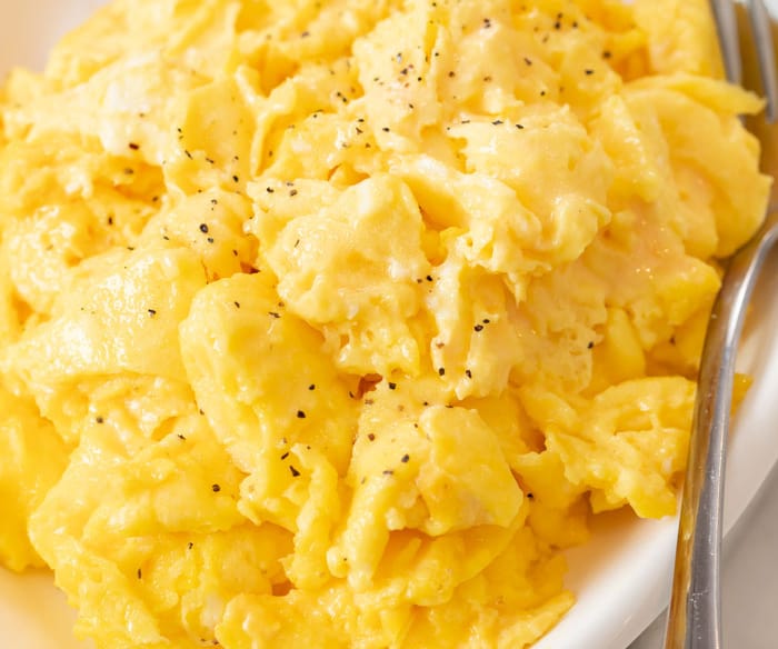 How to Make Fluffy Scrambled Eggs