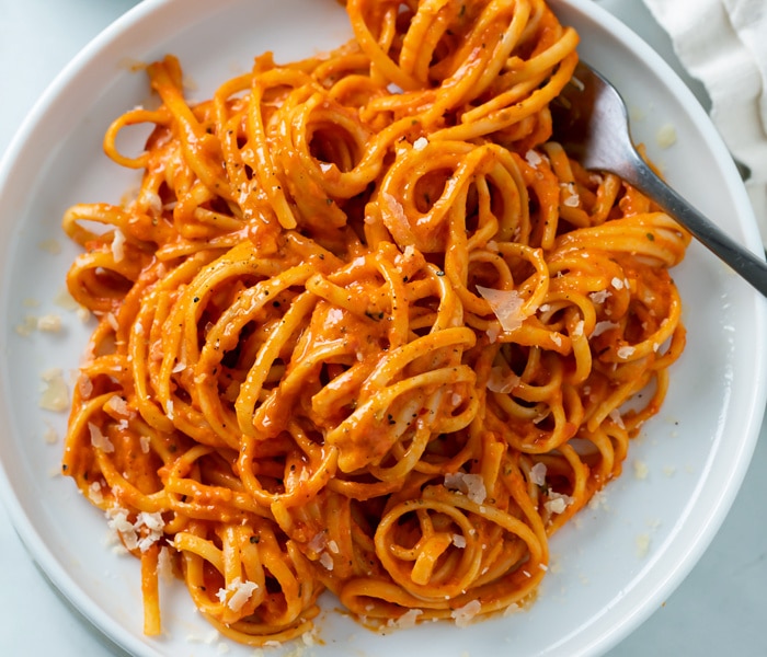 Roasted Red Pepper Pasta - The Cozy Cook