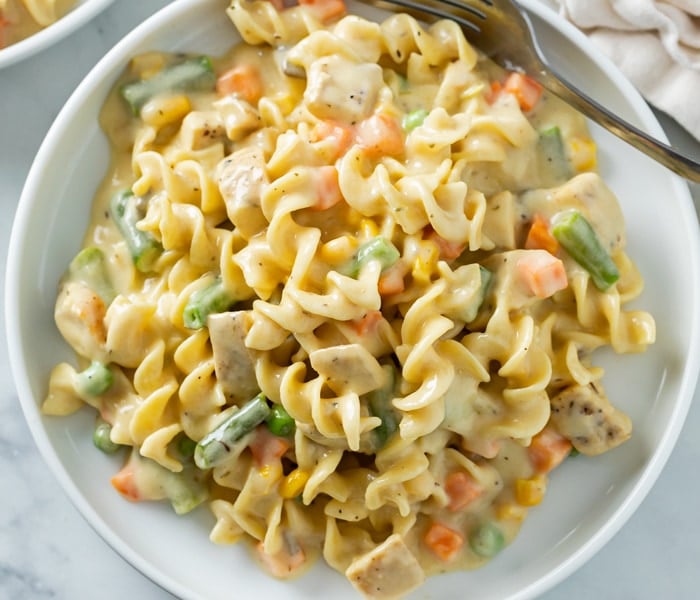 https://thecozycook.com/wp-content/uploads/2022/01/Chicken-and-Noodles-f.jpg