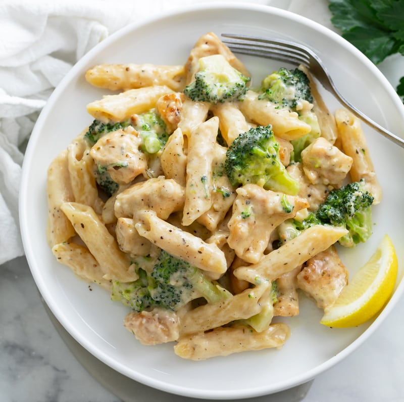 Esitellä 76+ imagen broccoli chicken pasta - abzlocal fi